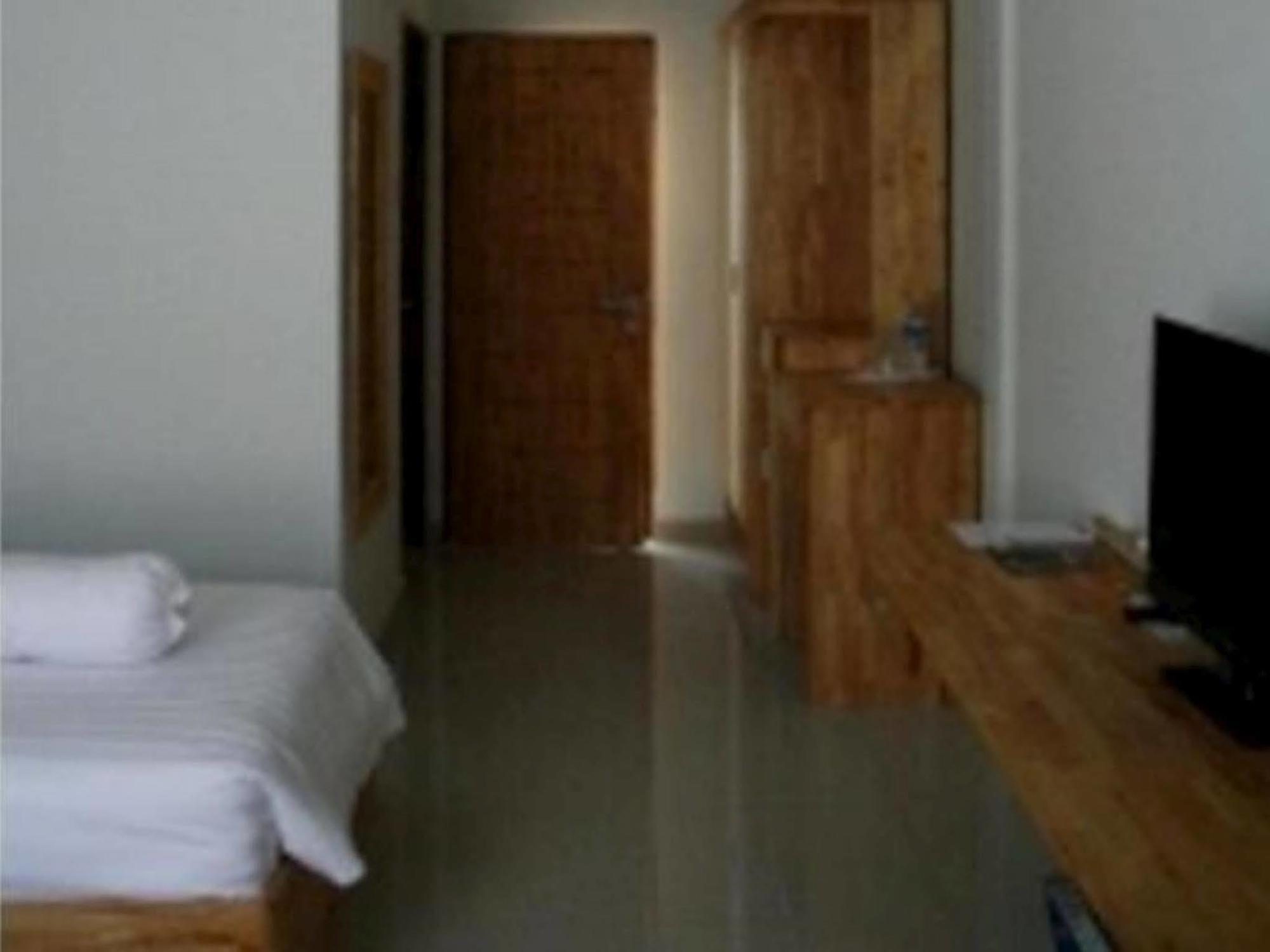 เอ๊กโซติก โคโดโม โฮเต็ล Hotel ลาบวนบาโจ ภายนอก รูปภาพ