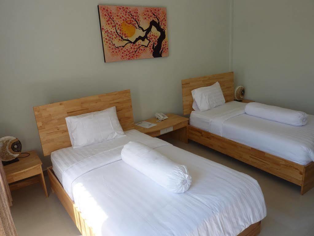 เอ๊กโซติก โคโดโม โฮเต็ล Hotel ลาบวนบาโจ ภายนอก รูปภาพ