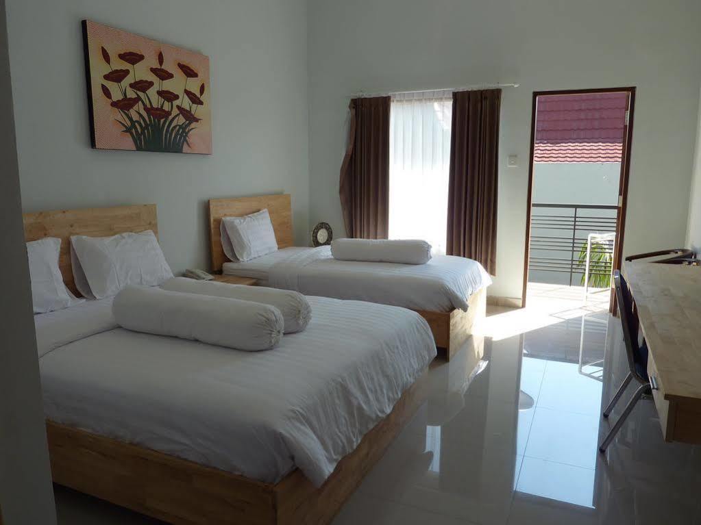 เอ๊กโซติก โคโดโม โฮเต็ล Hotel ลาบวนบาโจ ภายนอก รูปภาพ