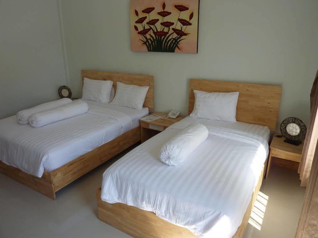 เอ๊กโซติก โคโดโม โฮเต็ล Hotel ลาบวนบาโจ ภายนอก รูปภาพ