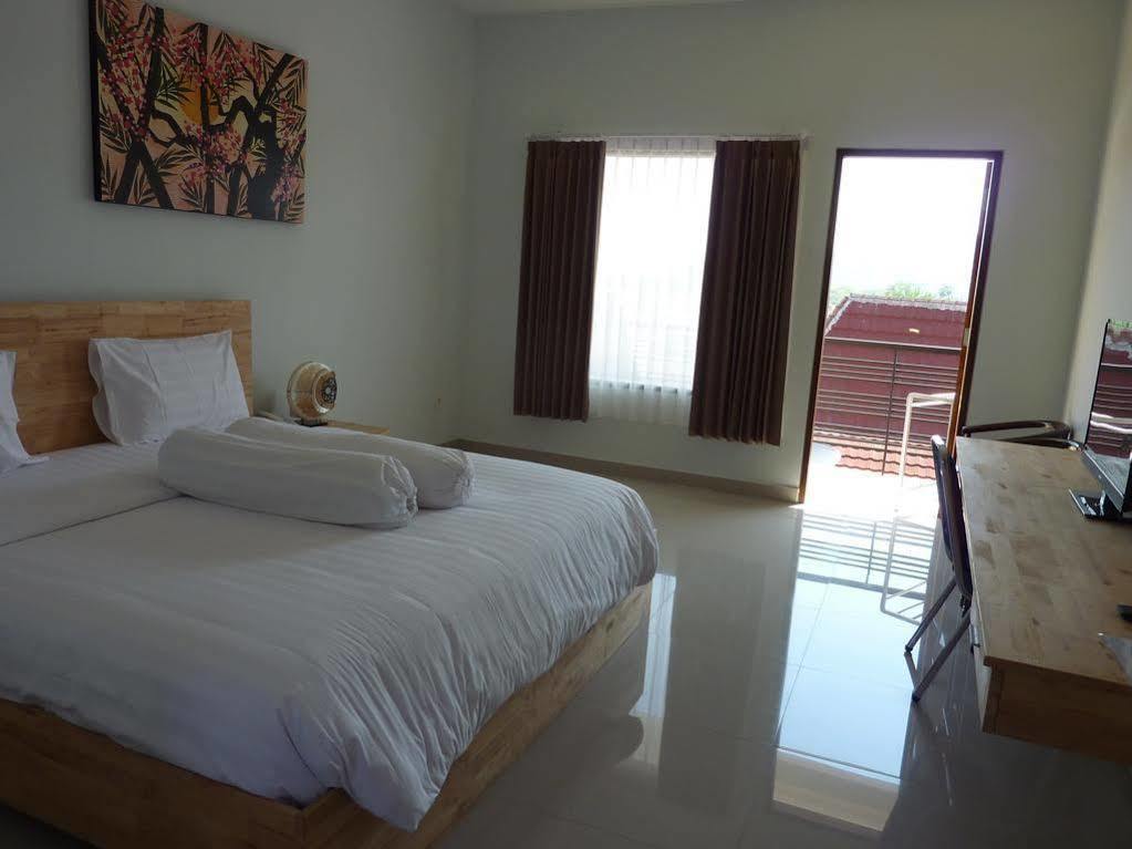 เอ๊กโซติก โคโดโม โฮเต็ล Hotel ลาบวนบาโจ ภายนอก รูปภาพ