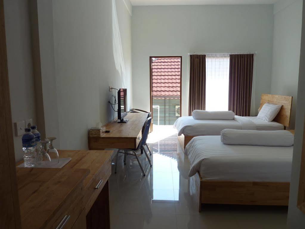 เอ๊กโซติก โคโดโม โฮเต็ล Hotel ลาบวนบาโจ ภายนอก รูปภาพ