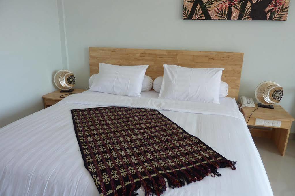 เอ๊กโซติก โคโดโม โฮเต็ล Hotel ลาบวนบาโจ ภายนอก รูปภาพ
