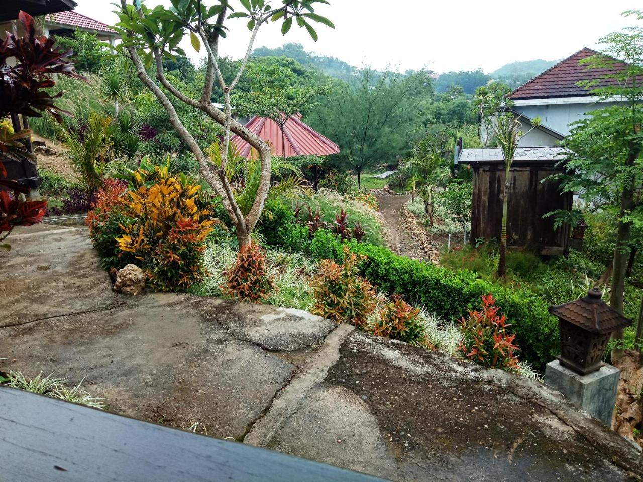 เอ๊กโซติก โคโดโม โฮเต็ล Hotel ลาบวนบาโจ ภายนอก รูปภาพ