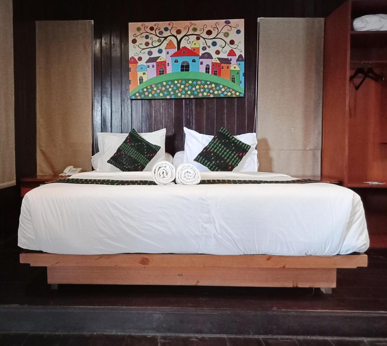 เอ๊กโซติก โคโดโม โฮเต็ล Hotel ลาบวนบาโจ ภายนอก รูปภาพ