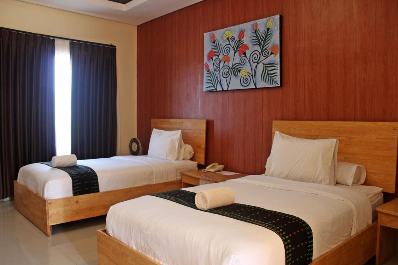 เอ๊กโซติก โคโดโม โฮเต็ล Hotel ลาบวนบาโจ ภายนอก รูปภาพ