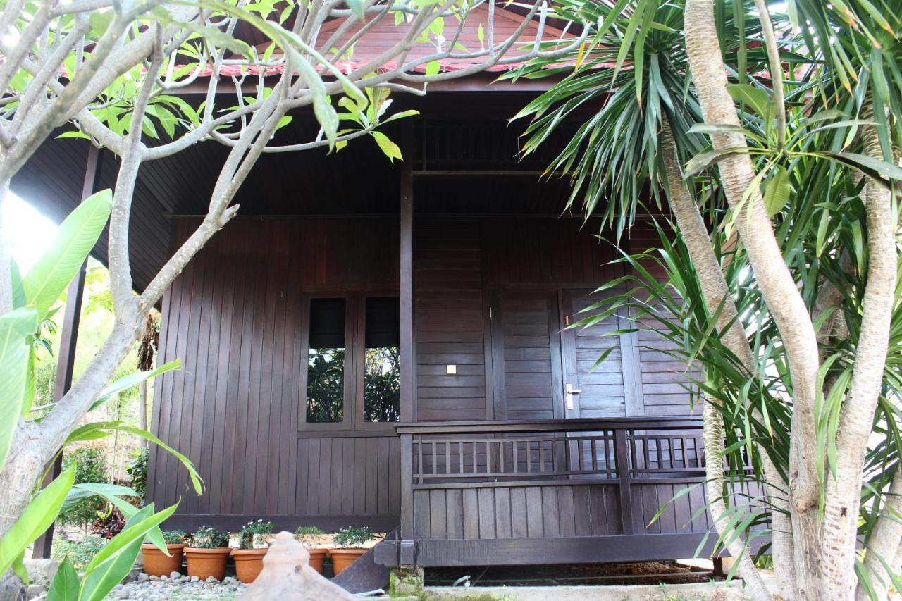 เอ๊กโซติก โคโดโม โฮเต็ล Hotel ลาบวนบาโจ ภายนอก รูปภาพ